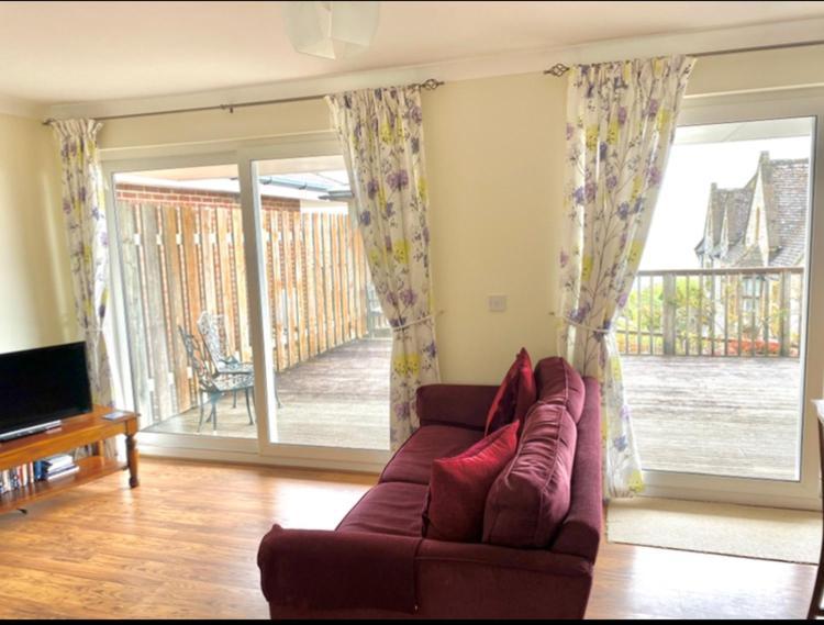 Fantastic Spacious House With Beautiful Panoramic Views Of The Bay Only A Few Minutes Walk From Beach Harbour And Restaurants This House Has 3 Bedrooms 3 Bathrooms And 2 Lovely Sitting Rooms Lyme Regis Eksteriør bilde